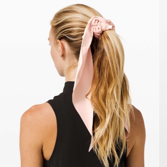 Lululemon Uplifting Scrunchie Flow - Picture 1 of 4